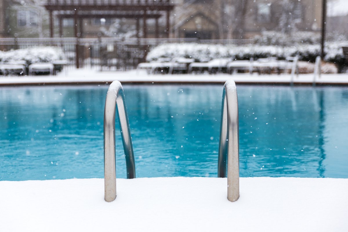 Lire la suite à propos de l’article Comment procéder à l’hivernage de votre piscine?